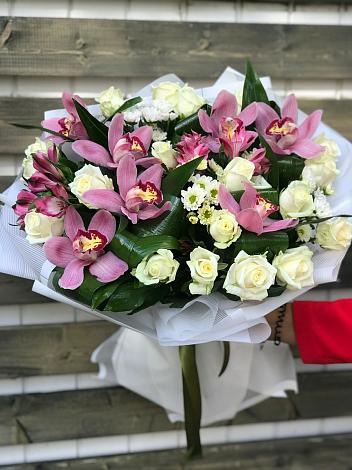 Букет цветов из: Розы и Хризантемы в Кушве
