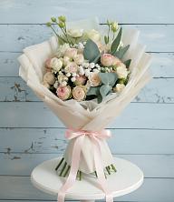 Букет цветов из:  Розы и Лизиантусы в Кушве