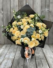 Букет цветов из:  Розы и Лизиантусы в Кушве