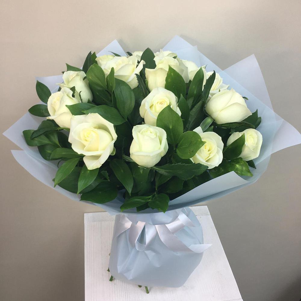 Букет 15 Белых роз Проуд в Кушве