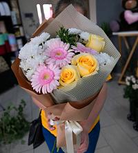 Букет цветов из:  Герберы, Розы и Хризантемы в Кушве
