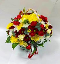 Цветочная композиция из Хризантемы и Розы в корзине в Кушве