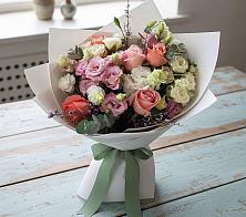 Букет цветов из:  Розы, Лизиантусы и Гвоздики в Кушве