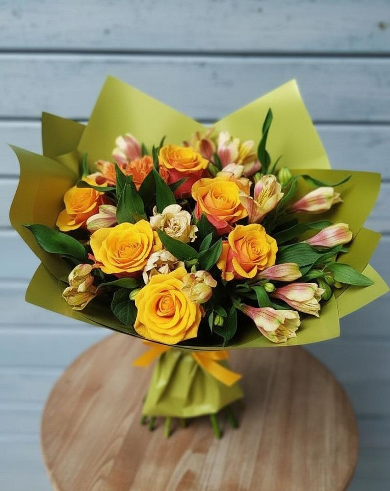 Букет цветов из: Альстромерии и Розы в Кушве