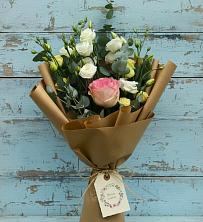 Букет цветов из:  Розы и Лизиантусы в Кушве